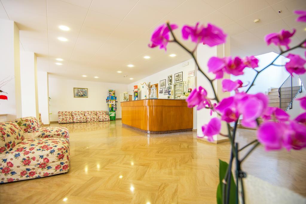 Hotel Venezia กัตตอลิกา ภายนอก รูปภาพ