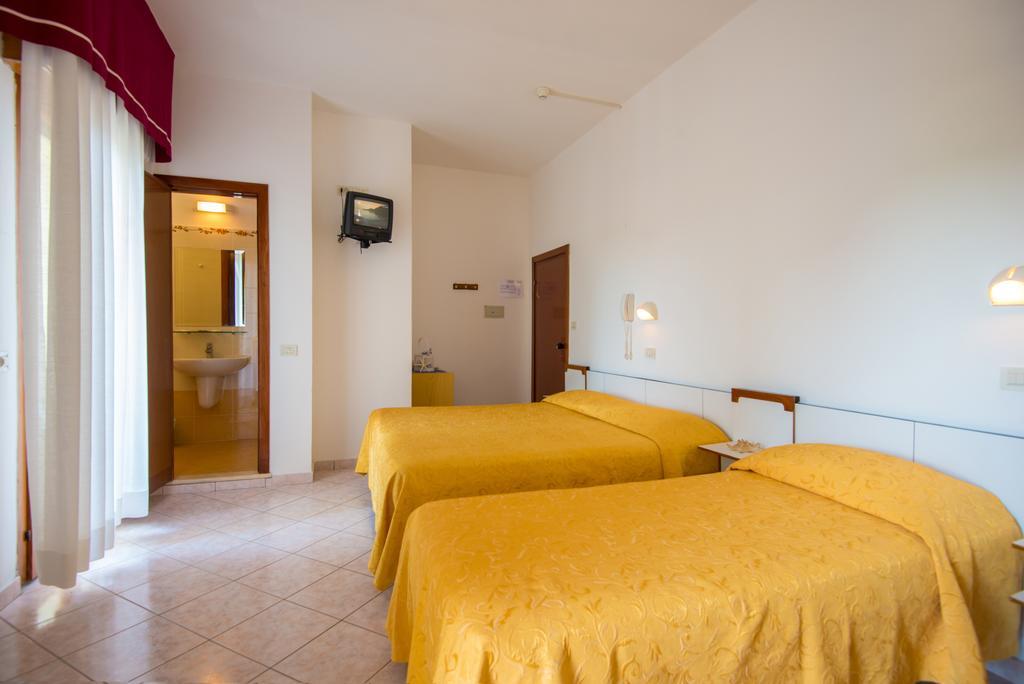 Hotel Venezia กัตตอลิกา ภายนอก รูปภาพ