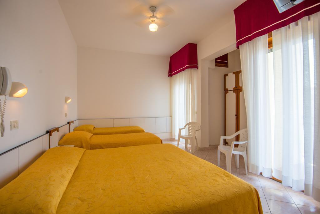 Hotel Venezia กัตตอลิกา ภายนอก รูปภาพ