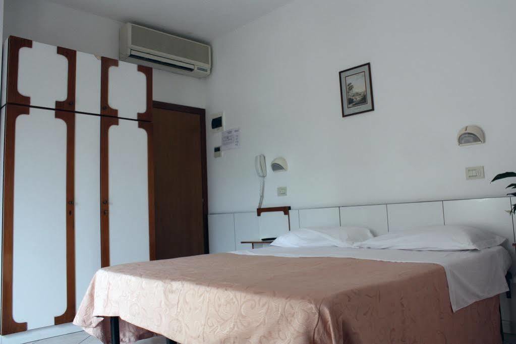 Hotel Venezia กัตตอลิกา ภายนอก รูปภาพ