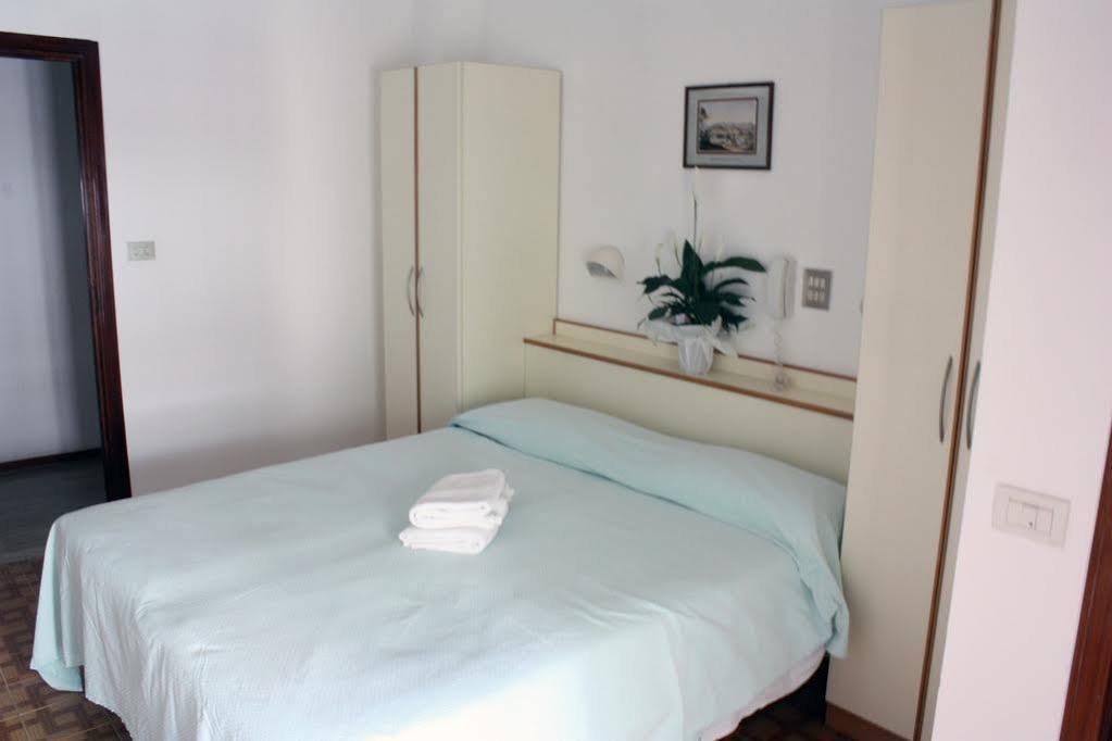 Hotel Venezia กัตตอลิกา ภายนอก รูปภาพ