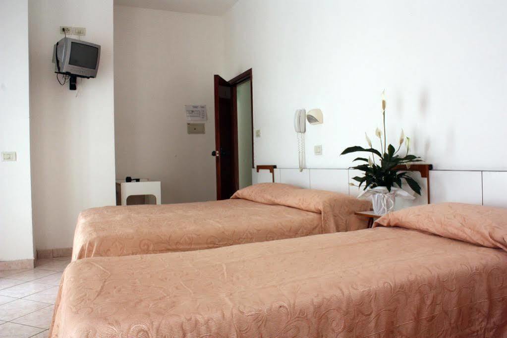 Hotel Venezia กัตตอลิกา ภายนอก รูปภาพ