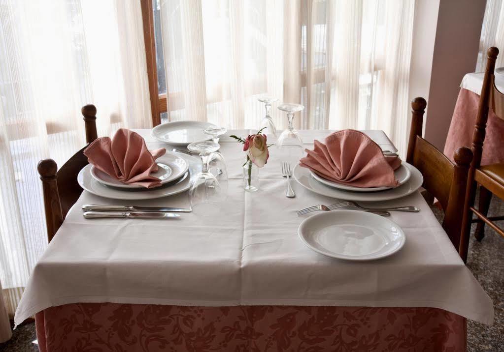 Hotel Venezia กัตตอลิกา ภายนอก รูปภาพ