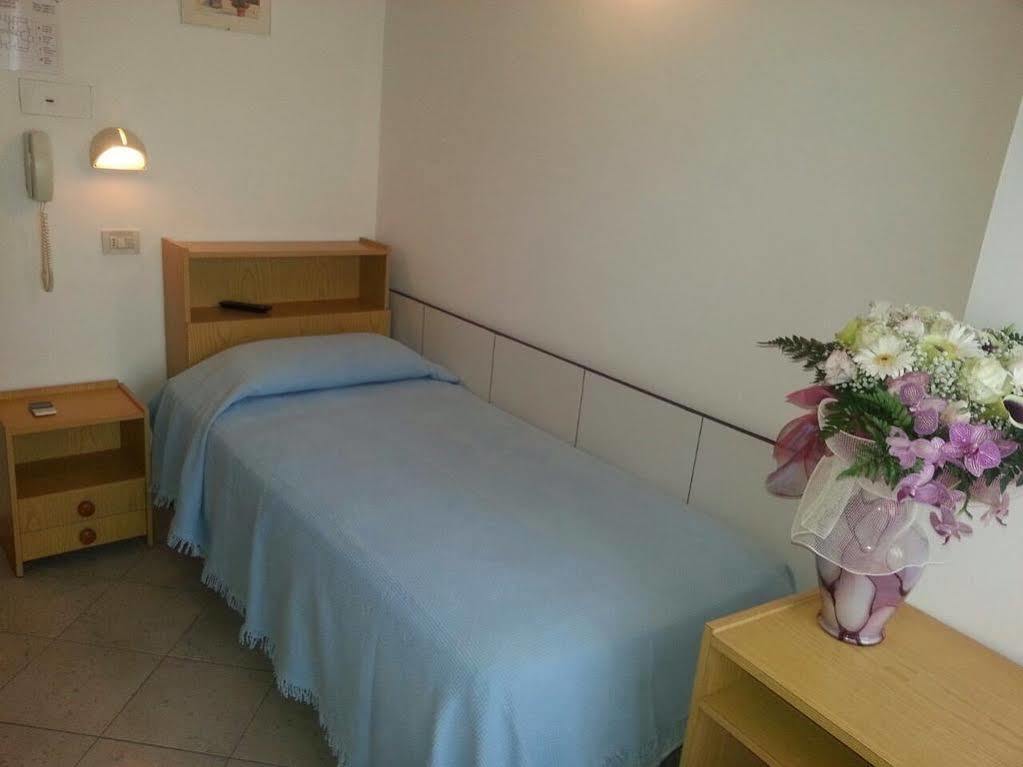 Hotel Venezia กัตตอลิกา ภายนอก รูปภาพ